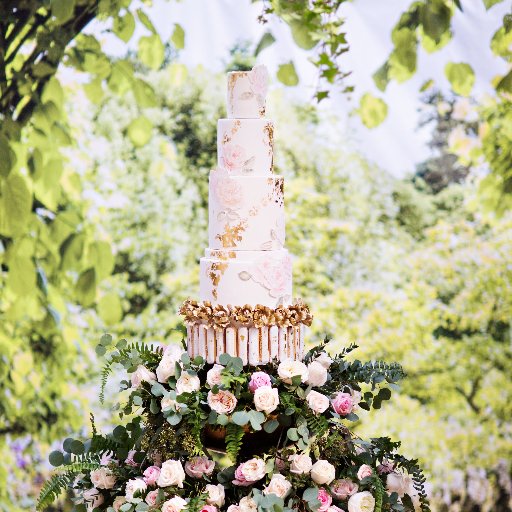 Sweet_Regards's profile picture. Sweet Regards by Daniela, located in #Vaughan, provides custom #cakes and #desserts that are charming, decadent & irresistible.
 info@sweetregardsbydaniela.com