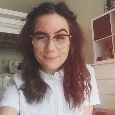 A sad internet kid ☁️️
Who's in love with Dodie Clark 🌙