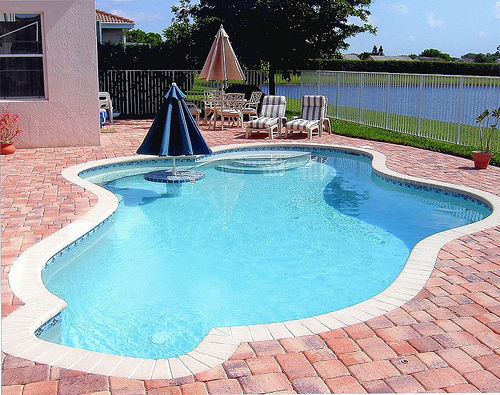 One man, one dream, one prize, one goal. Ordinary guy wants to own a swimming pool at low cost! Hints, tips for pools: http://t.co/da7NPsciy4