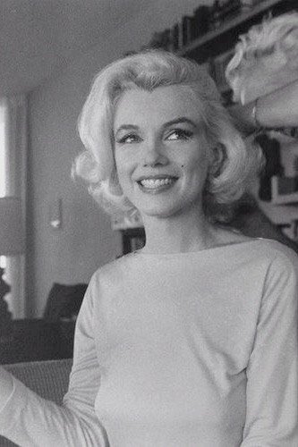 _mia_pearson_'s profile picture. i'm just a weirdo with an excellent music taste