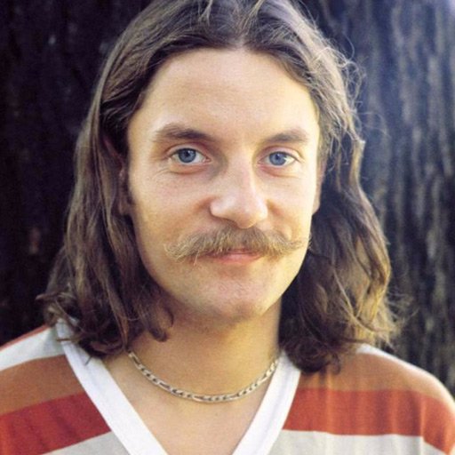 FrancisKabell's profile picture. Ô! Le breton, c'était mieux avang!