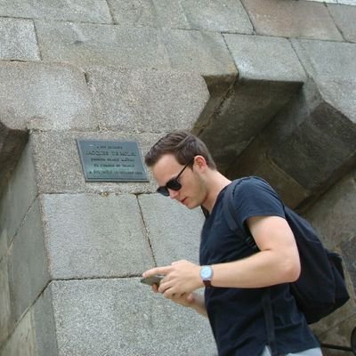 dvnDuin's profile picture. 💛🖤