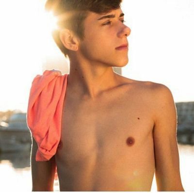 JoeyMillss's profile picture. 18+ Exclusive Model - Joey Mills ©98's fucking perfect