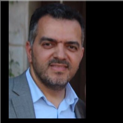اسمع من الجميع ممن قد اتفق او أختلف معهم ... لان الحقيقة تكمن في محصلة ما يقولة كافة الاطراف من متناقضات ...