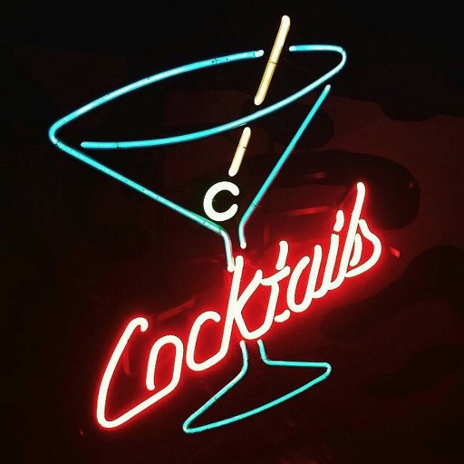 An intimate cocktail bar located upstairs in the @foxcabaret's former projection room. https://t.co/pnDq2FnmFo