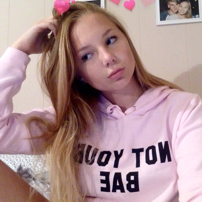 _laura_moore_'s profile picture. 