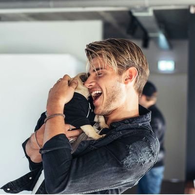 Ev_ans_'s profile picture. 