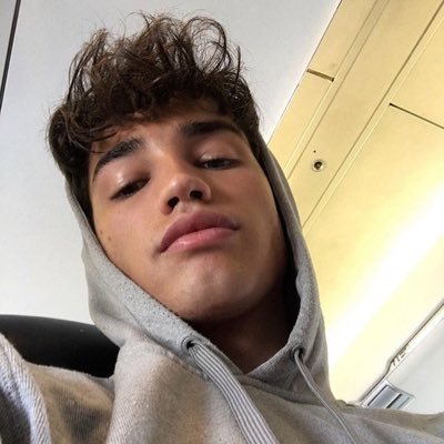 jesseyrpgnlr's profile picture. c jessey enchanté