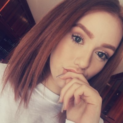 ellyburgoynee's profile picture. you can't live a full life on an empty stomach