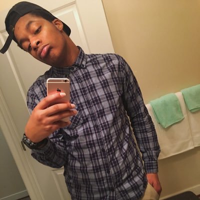 Fat girls. Light skins. Eating vajayjay. Fuck boy that's unfuckable.