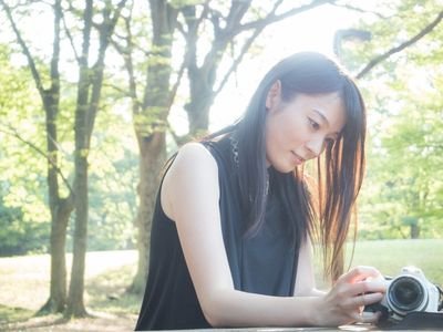 ASMRを紹介していきます。
ASMRにハマってYoutubeばかり見ていましたが、自分でもやってみることにしました。登録者が増えたらご希望のセリフで動画を作って販売しちゃおうかなぁ。ASMRって癒しの効果があるみたいですね。