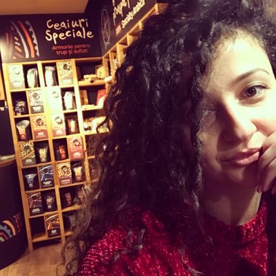 roxxcuc's profile picture. 