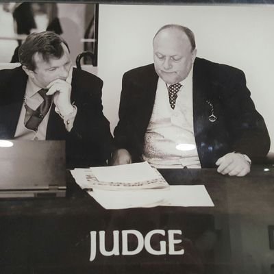 Nothing is ever so bad that it can't get worse
.
Briviste
.
https://t.co/o4J8I5wYXs