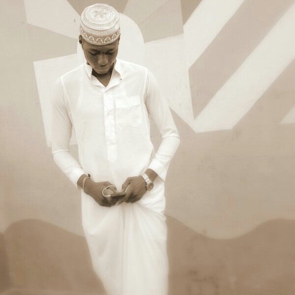 ceasarAlexande2's profile picture. Calm and funny personality