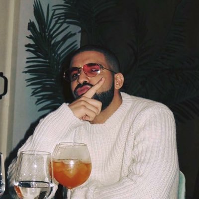 Giving y'all till Friday night to follow back I only stay following people who follow back; going live at 10,000 followers so get me there quick b
