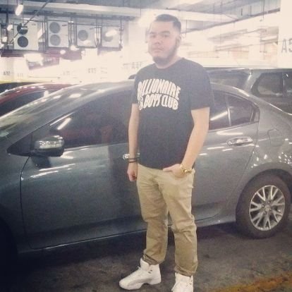 RwNtrl's profile picture. Born in '86, Warriors/Giants/Niners fan since '93.