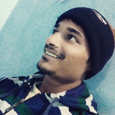 Ganguly_ari's profile picture. Engineering @GeekyAnts, Tech and Sports Enthusiasts 
{#EBFC, #MUFC}❤️⚽💛
Will walk through Old Trafford someday😊🏟