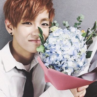 AmandineLouvry's profile picture. BTS 😍😍