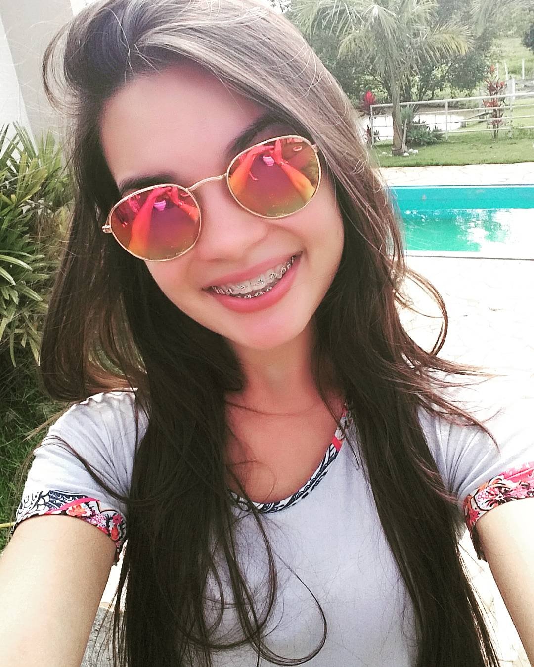 O que nao daria , para experimentar só mais uma vez ..
para sentir aquela incrivel sensação ...
De quando ele me olhava ...
e eu me sentia... VIVA