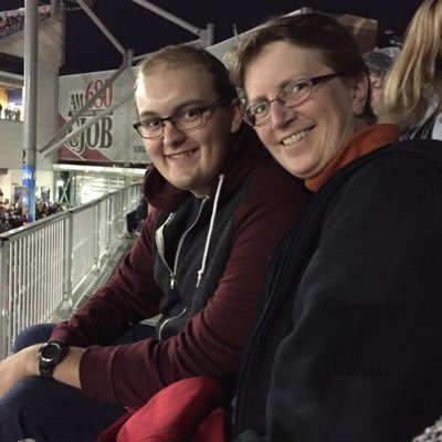 LmaxLori's profile picture. 