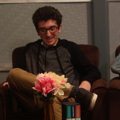 this is my old twitter, I only use it now to make fun of Rachel.