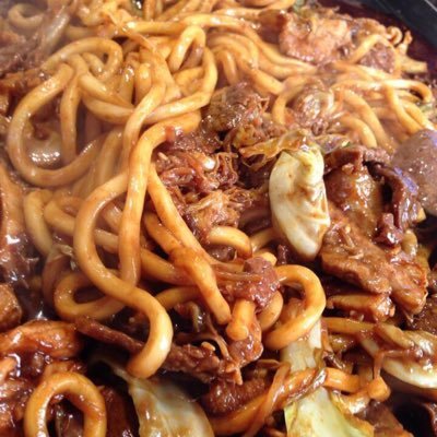 京都亀岡9号線沿い。ホルモン・みそ焼きうどん店！！ お昼営業11:00〜14:00。夜営業17:00〜24:00(ラストオーダー23:00)。定休日水曜日。団体様ご予約もお待ちしております！         亀岡市下矢田3丁目17-1      ☎︎0771-56-8808