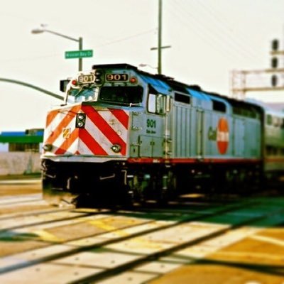 Tweeting from Caltrain's roofs & platforms. RTs not endorsements. #CaltrainFail. NOT @Caltrain or @GoCaltrain