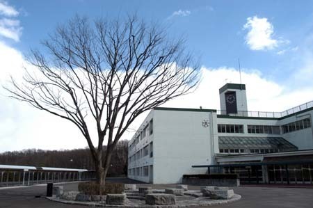 東京都立館高等学校(残念ながら閉校になりました)の同窓会アカウントです。
管理担当は副会長の7期の石堂(@kiyo1971)です。ちなみに建物は都立翔陽高校の校舎として現存しています。