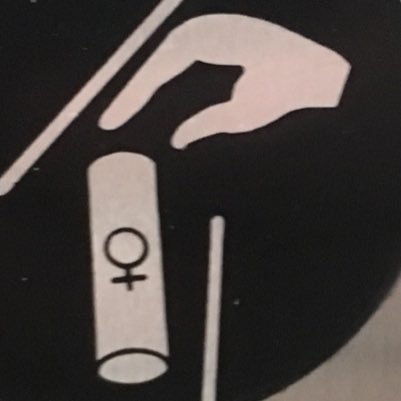 liltlebugz's profile picture. goodbye gender cylinder