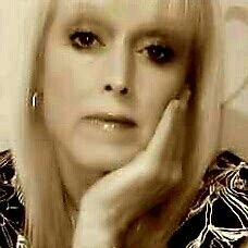 lorraineah21's profile picture. Light up the world with your love and kindness ❤