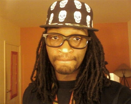I'm a funny guy. Tryin my hand in the stand up bizznezz. Lookin to have some fun and feedback on twitter.