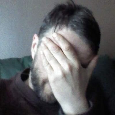 DeadElectroniks's profile picture. 🙂