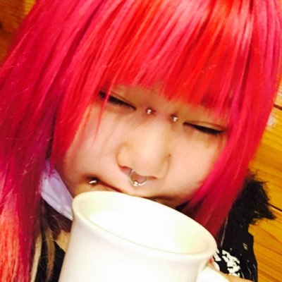 #ハンドメイドいちごみるくぱーてぃー🍼💓のみに💓ゆめかわ病みかわを考えただ今準備中です💭❤️💜❤️💙こっちの垢はハンドメイド専用垢です🙌🏻💖ふぉろー返ししてくれたら嬉しいです😊💭💜ハンドメイドしてる方だけふぉろーRT、いいね❤️します💓本垢は👉🏻(@amuumisa_xoxo)