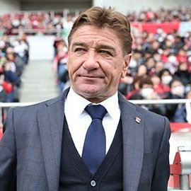 headcoach_mpbot's profile picture. 浦和に骨を埋める覚悟で監督やってる。代表の監督も狙ってるからはよハナホジッチやめろ！スタイル持ちと楽しく荒らしていくからな！死んでも札幌の監督にはなりたくない。今季から兄のサンダースがスポンサーになります。サッカーに関係なくてもフォロバ120％！