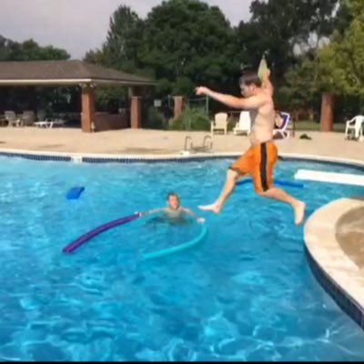 SicPulRuberSk8's profile picture. This is vine  God🙏🏻,Beer🍺,Football🏈,Chicks🐥(in that order)  Corinthians 3:16  Be the change you want to see in the world ✊🏻