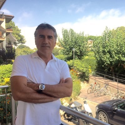 llicenciat en Dret, agent de la propietat immobiliària i administrador de finques
