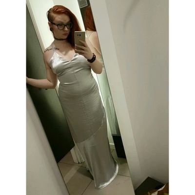 theDaisyGray's profile picture. Professional tease. Pop collector. Nonprofit worker.

  Insta: Blutootsies and TheDaisyGray     Spoil Me: https://t.co/vVMDRslf86