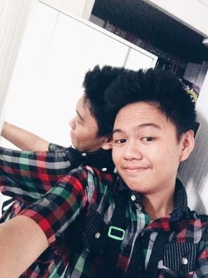 God's prince😍💖
DOTA😍💘
teenager💁
StudyFirst!📖
FoodLoverrr🍴
Raverrr💃🎧