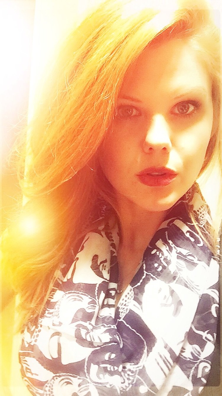 SailorFamiLee's profile picture. Don't let the Millennial thing fool you...
Podcast Enthusiast. Creative Writer. Working on the project of a lifetime.