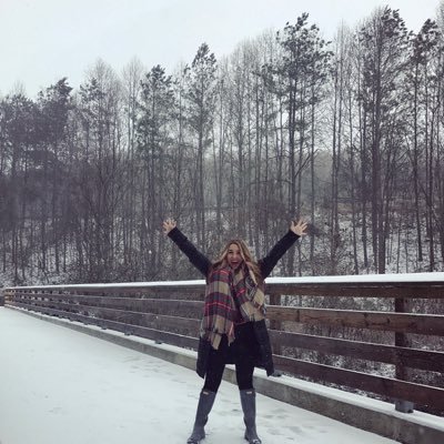 alyssadavanzo's profile picture. 