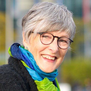 English Confidence Coach for German-Speaking Executives | Posting English tips, ideas, quotes and resources. #SparksofEnglish https://t.co/rtBRTw9f0U