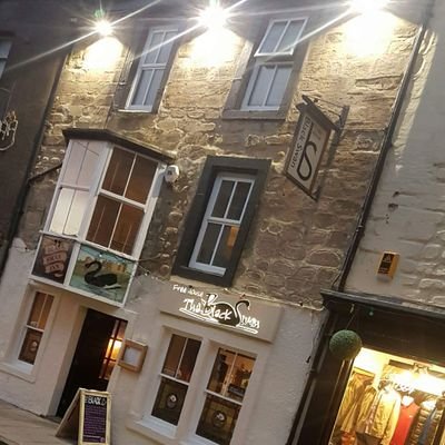 Enjoy your stay with our Classic style, modern values in one of Alnwick's
oldest traditional pubs, set in the heart of Alnwick!  01665 510683