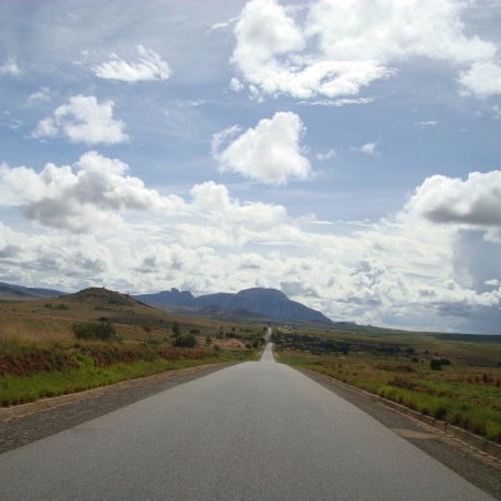 netLifeisNow's profile picture. "Life is Now" è un network di Uomini e Donne che ritengono importante una vita libera dalla dipendenza economica di un lavoro insoddisfacente o meno