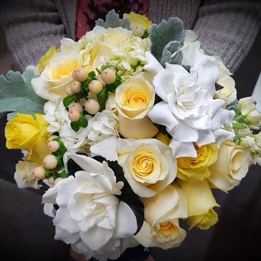 We are a family run flower shop for over 26 years. If you can dream it, we can make it!