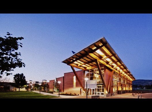 BookstoreOC's profile picture. There are more than books to be found in this bookstore.