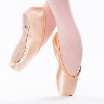 The Principal Dancer's Shoe

https://t.co/4aMyvYwdeB
(866) 693-7333