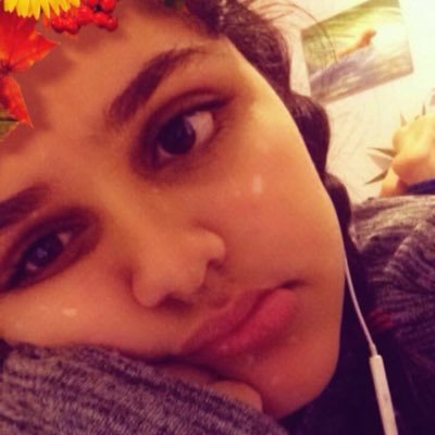 Esa chica española.                Instagram- ItsSamanthaOfficail. Musical.ly- SamanthaAnimeFreak Snap- Samantha121110