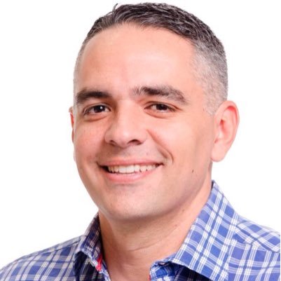Licdo en Admón, Abogado, Esp en Der Tributario, Trabajando por el Cambio y Puerto Cabello