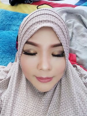 Makeup & Spa 
Cek IG : @makeup_amt / @embunspaathome