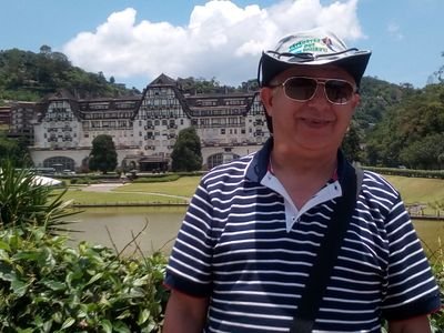 carloscastropy's profile picture. 